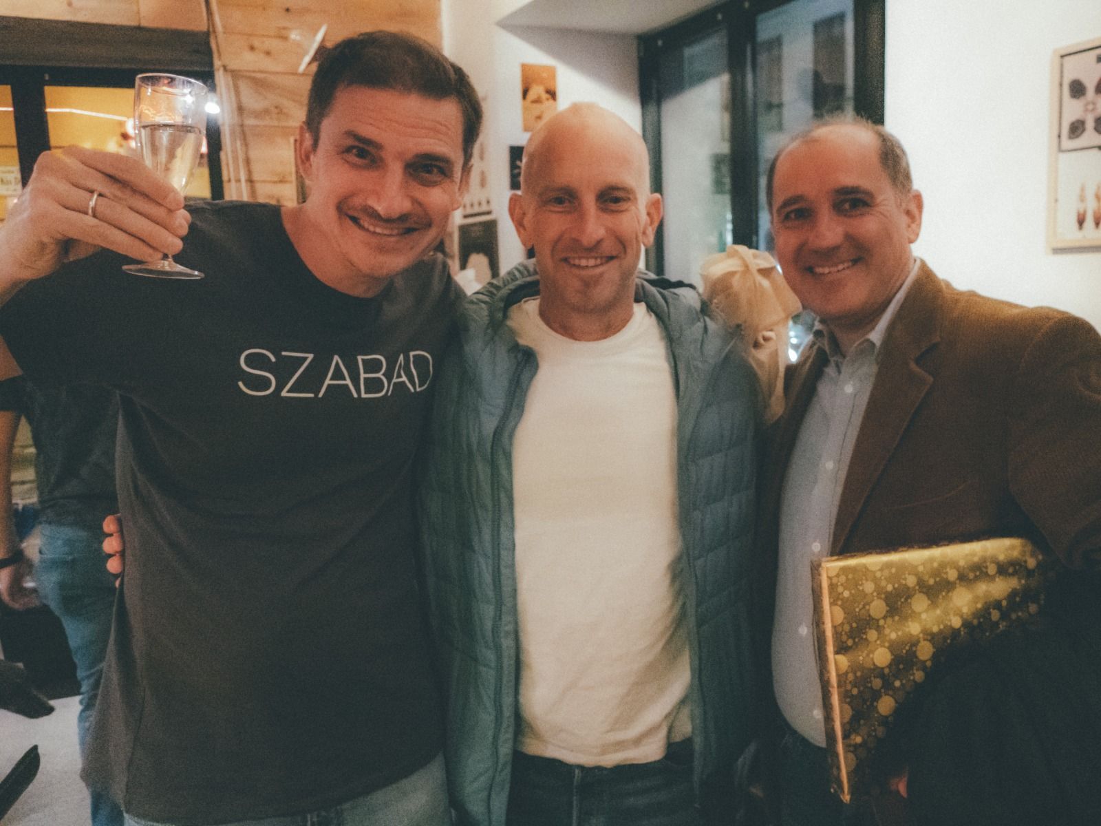 System • Szöveg és kép